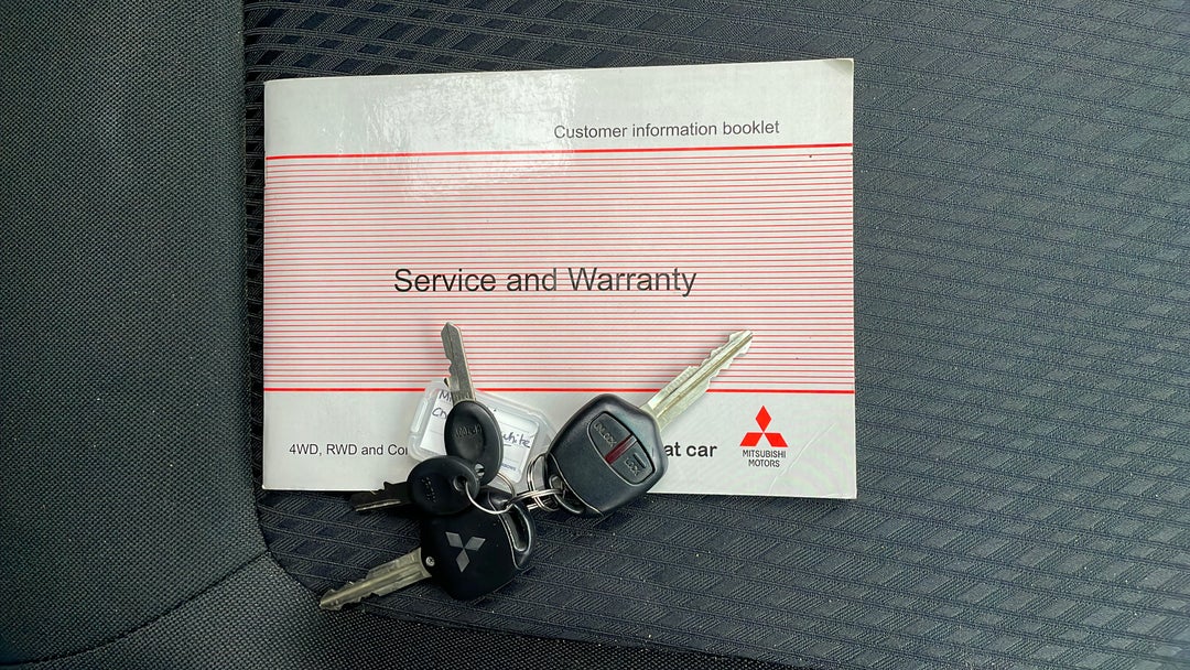 2015 Mitsubishi Challenger (4x4), Automatic, 102952 km, Key Close-up