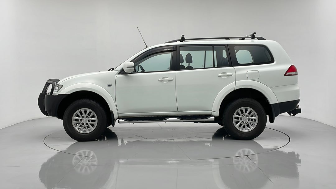 2015 Mitsubishi Challenger (4x4), Automatic, 102952 km, Left Side View