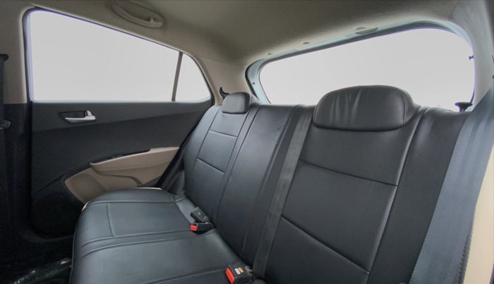 2016 Hyundai Grand i10 SPORTZ 1.2 KAPPA VTVT, Petrol, Manual, 31,031 km, Right Side Door Cabin View