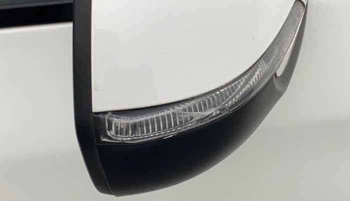 2019 KIA SELTOS HTK PLUS 1.5, Petrol, Manual, 60,354 km, Right rear-view mirror - Indicator light has minor damage