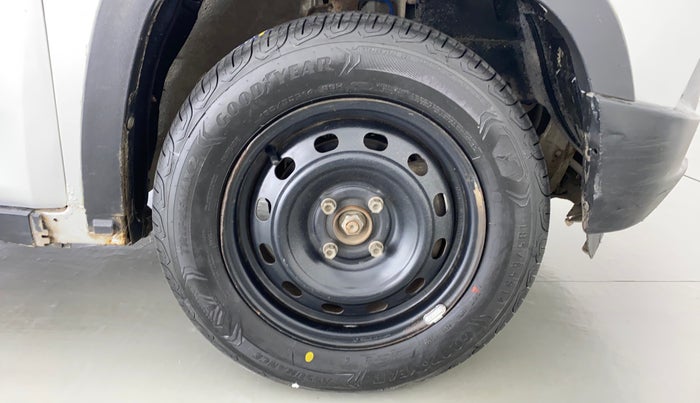 2017 Mahindra Kuv100 K4 6 STR, Petrol, Manual, 36,190 km, Right Front Wheel