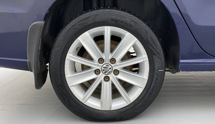 2015 Volkswagen Vento HIGHLINE PETROL, Petrol, Manual, 60,003 km, Right Rear Wheel