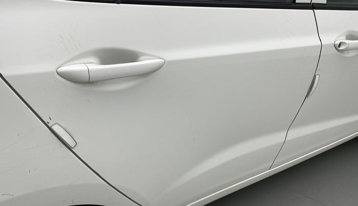 2015 Hyundai Grand i10 MAGNA 1.2 KAPPA VTVT, CNG, Manual, 75,716 km, Right rear door - Minor scratches