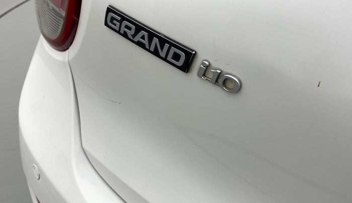 2015 Hyundai Grand i10 MAGNA 1.2 KAPPA VTVT, CNG, Manual, 75,716 km, Dicky (Boot door) - Minor scratches