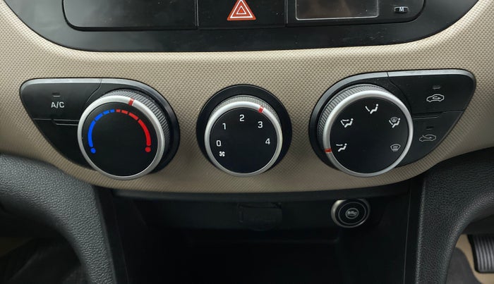 2015 Hyundai Grand i10 MAGNA 1.2 KAPPA VTVT, CNG, Manual, 75,716 km, AC Unit - Minor issue in the heater switch