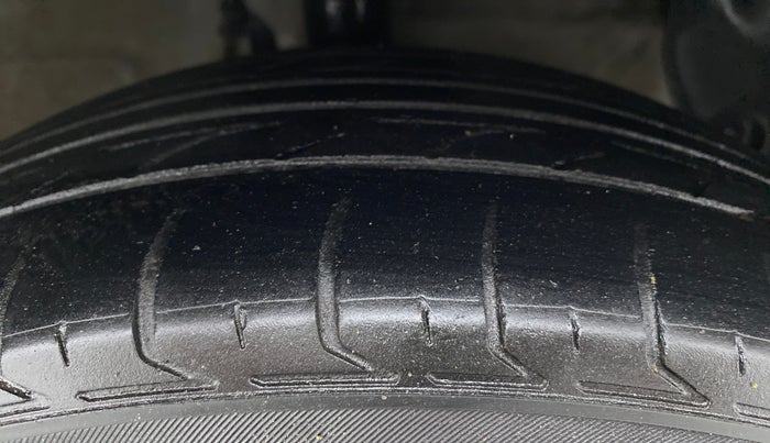 2015 Hyundai Grand i10 MAGNA 1.2 KAPPA VTVT, CNG, Manual, 75,716 km, Right Front Tyre Tread