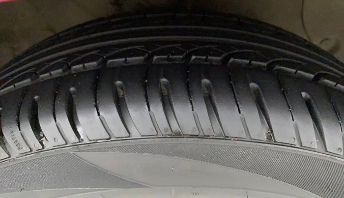 2017 Hyundai Grand i10 ASTA 1.2 KAPPA VTVT, Petrol, Manual, 40,120 km, Right Front Tyre Tread
