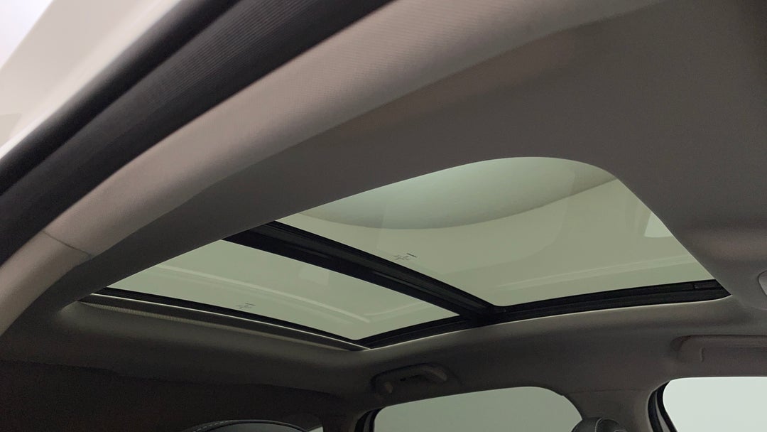 Interior Sunroof/Moonroof