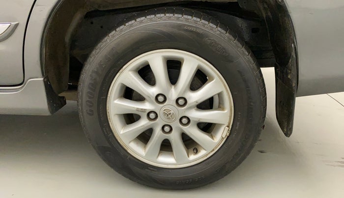 2014 Toyota Innova 2.5 VX 7 STR, Diesel, Manual, 93,272 km, Left Rear Wheel