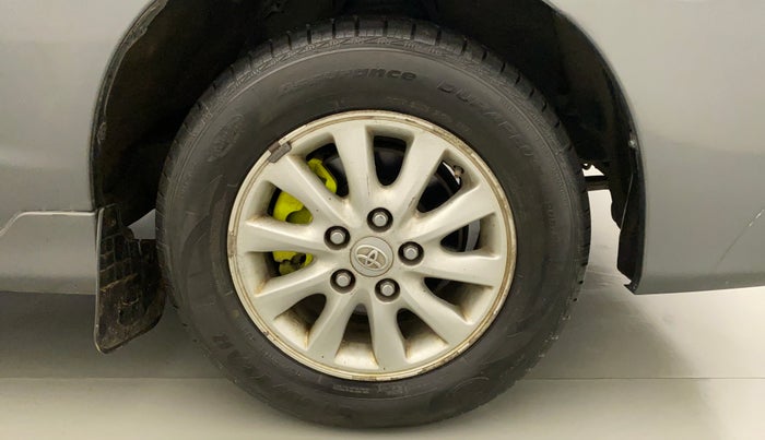 2014 Toyota Innova 2.5 VX 7 STR, Diesel, Manual, 93,272 km, Right Front Wheel