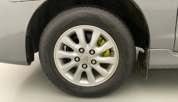 2014 Toyota Innova 2.5 VX 7 STR, Diesel, Manual, 93,272 km, Left Front Wheel