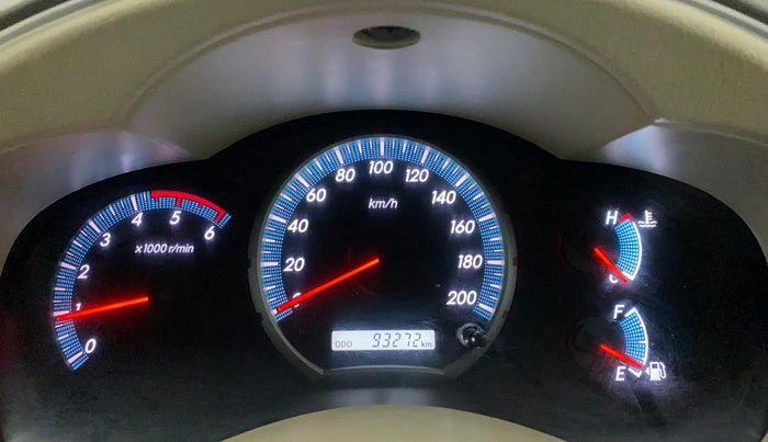 2014 Toyota Innova 2.5 VX 7 STR, Diesel, Manual, 93,272 km, Odometer Image