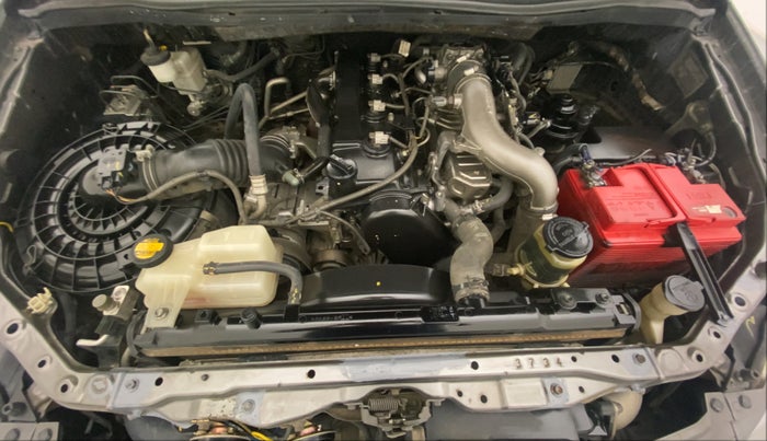 2014 Toyota Innova 2.5 VX 7 STR, Diesel, Manual, 93,272 km, Open Bonet