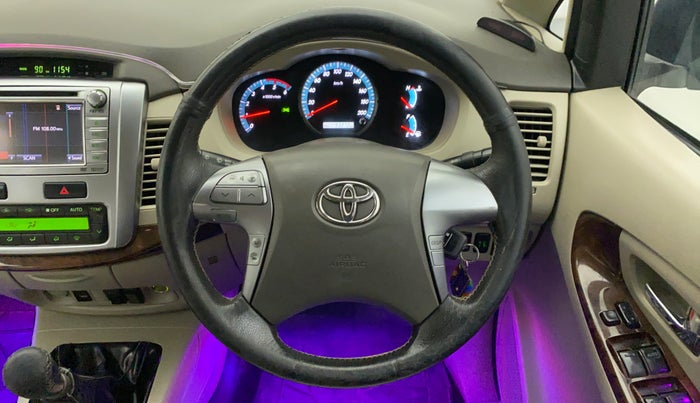 2014 Toyota Innova 2.5 VX 7 STR, Diesel, Manual, 93,272 km, Steering Wheel Close Up