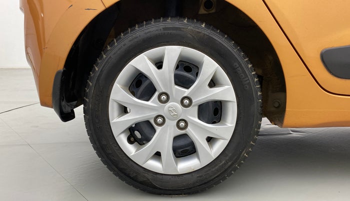 2015 Hyundai Grand i10 SPORTZ 1.2 KAPPA VTVT, Petrol, Manual, 17,140 km, Right Rear Wheel