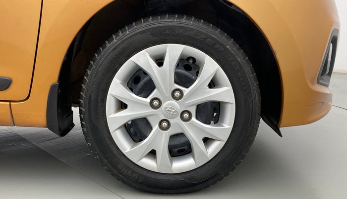 2015 Hyundai Grand i10 SPORTZ 1.2 KAPPA VTVT, Petrol, Manual, 17,140 km, Right Front Wheel
