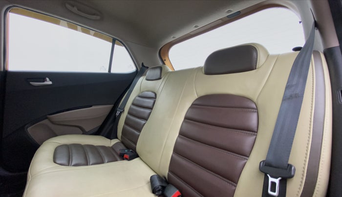 2015 Hyundai Grand i10 SPORTZ 1.2 KAPPA VTVT, Petrol, Manual, 17,140 km, Right Side Rear Door Cabin