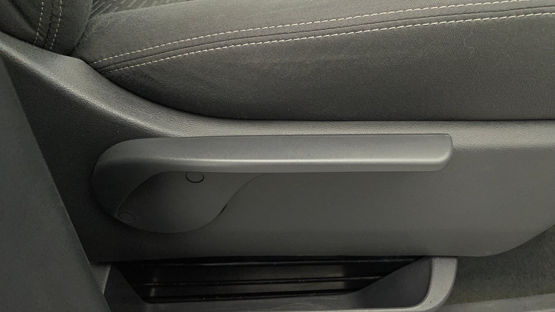 2015 Volkswagen Multivan Comfortline Tdi340, Automatic, 144392 km, Drivers Side Adjustment Panel