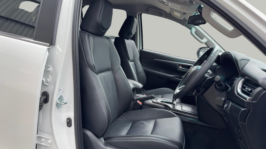 2025 Toyota Fortuner Crusade, Automatic, 11274 km, Right Side Front Door Cabin View