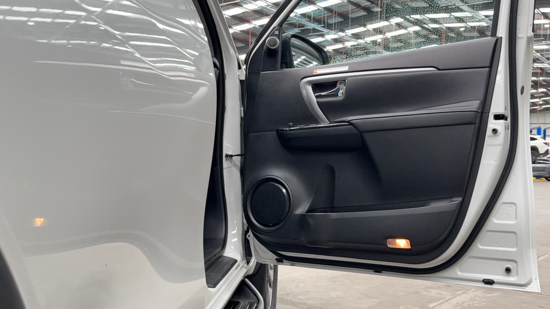 2025 Toyota Fortuner Crusade, Automatic, 11274 km, Speaker View