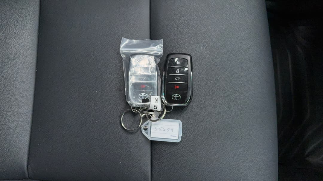 2025 Toyota Fortuner Crusade, Automatic, 11274 km, Key Close-up