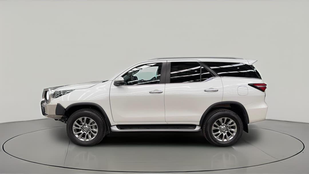 2025 Toyota Fortuner Crusade, Automatic, 11274 km, Left Side View