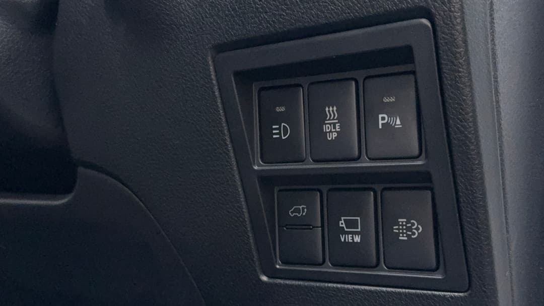 2025 Toyota Fortuner Crusade, Automatic, 11274 km, Utility Switches/Buttons