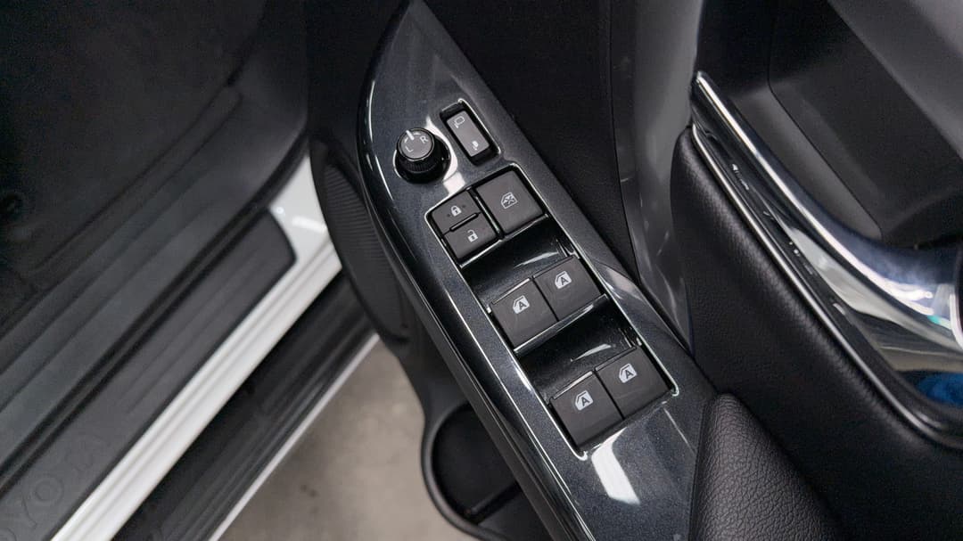 2025 Toyota Fortuner Crusade, Automatic, 11274 km, Drivers Side Door Panel Controls