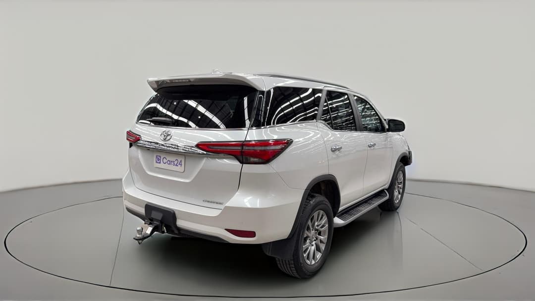 2025 Toyota Fortuner Crusade, Automatic, 11274 km, Right Back Diagonal (45- Degree) View