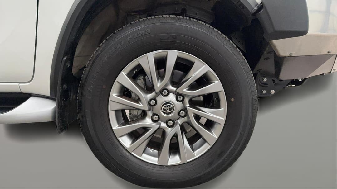 2025 Toyota Fortuner Crusade, Automatic, 11274 km, Right Front Wheel