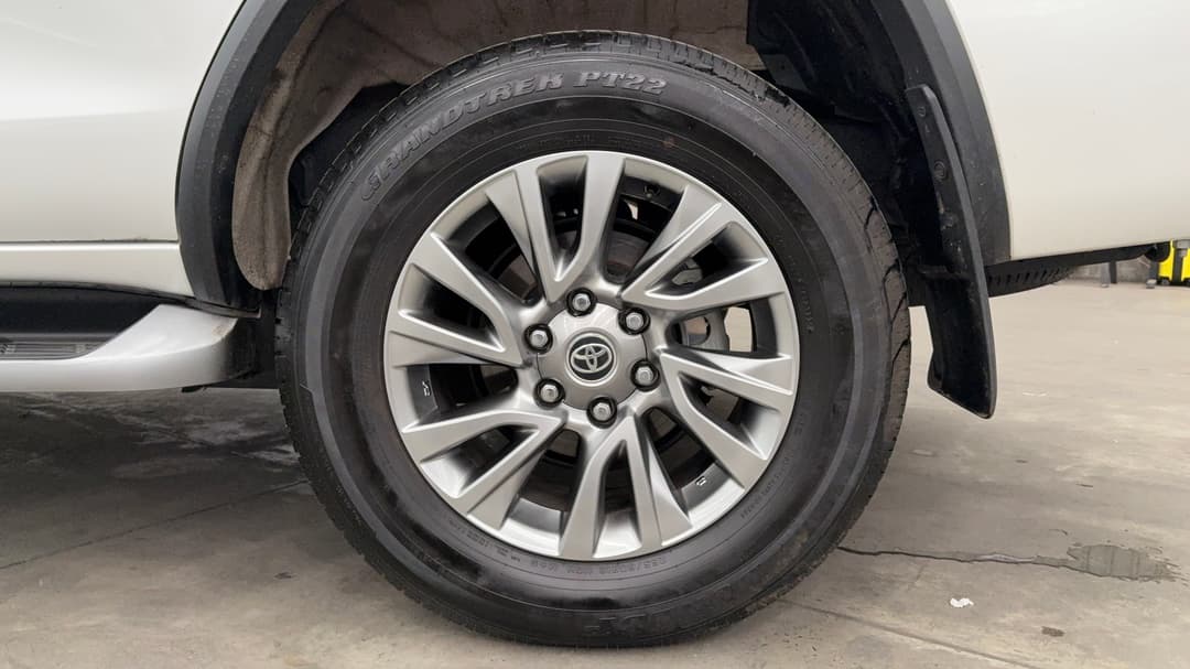 2025 Toyota Fortuner Crusade, Automatic, 11274 km, Left Rear Wheel