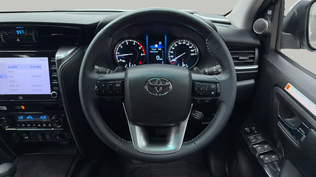 2025 Toyota Fortuner Crusade, Automatic, 11274 km, Steering Wheel Close-up