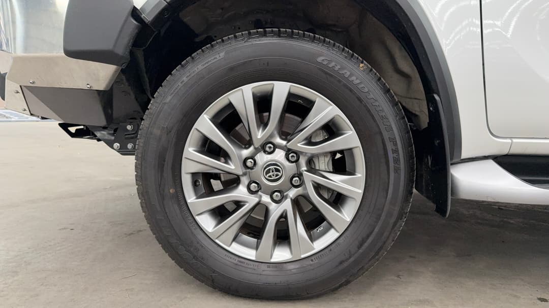 2025 Toyota Fortuner Crusade, Automatic, 11274 km, Left Front Wheel
