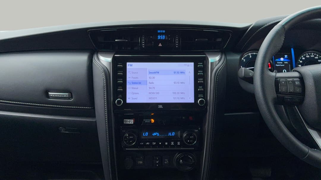 2025 Toyota Fortuner Crusade, Automatic, 11274 km, Center Console