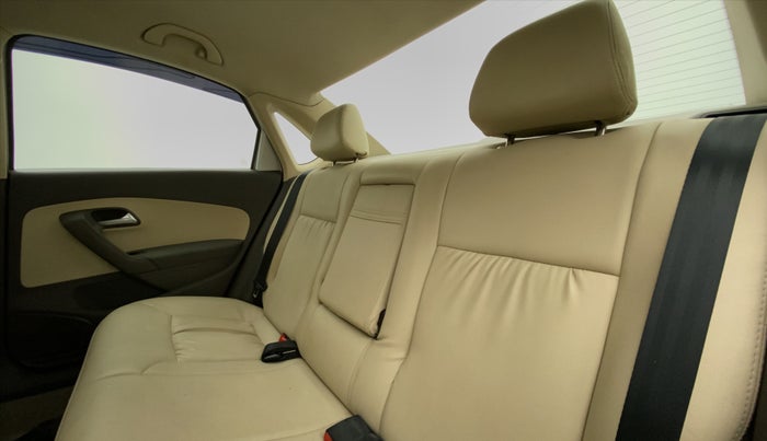 2011 Volkswagen Vento HIGHLINE 1.6 MPI, Petrol, Manual, 81,009 km, Right Side Rear Door Cabin