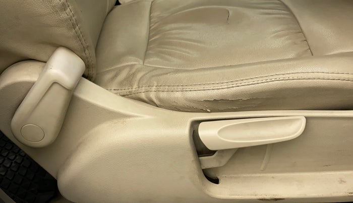2011 Volkswagen Vento HIGHLINE 1.6 MPI, Petrol, Manual, 81,009 km, Driver Side Adjustment Panel