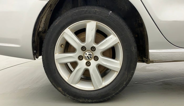 2011 Volkswagen Vento HIGHLINE 1.6 MPI, Petrol, Manual, 81,009 km, Right Rear Wheel