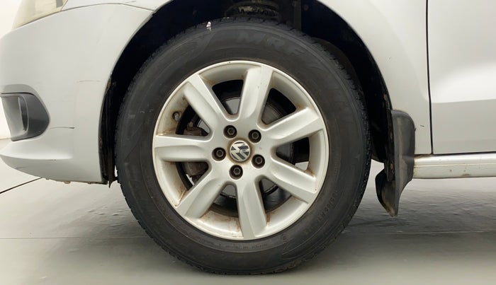 2011 Volkswagen Vento HIGHLINE 1.6 MPI, Petrol, Manual, 81,009 km, Left Front Wheel