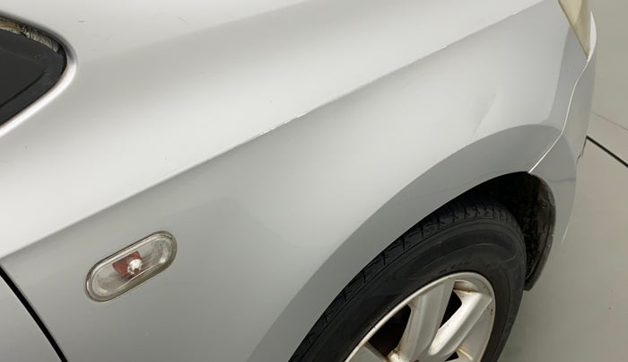 2011 Volkswagen Vento HIGHLINE 1.6 MPI, Petrol, Manual, 81,009 km, Right fender - Slightly dented