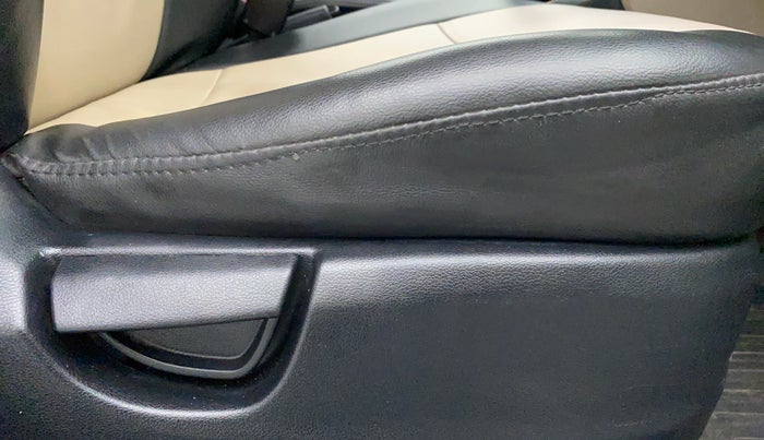 2019 Hyundai NEW SANTRO SPORTZ 1.1, Petrol, Manual, 22,320 km, Driver Side Adjustment Panel