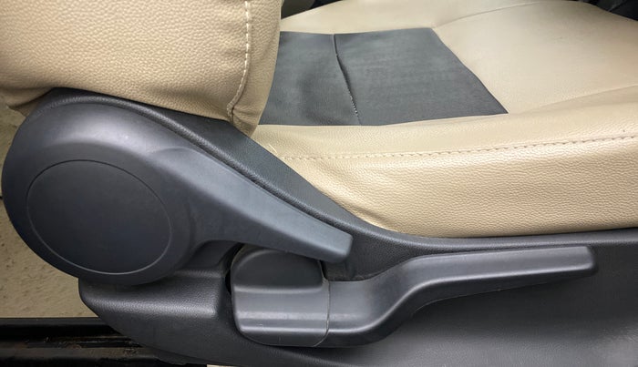 2019 Honda Amaze 1.2 SMT I VTEC, CNG, Manual, 59,332 km, Driver Side Adjustment Panel