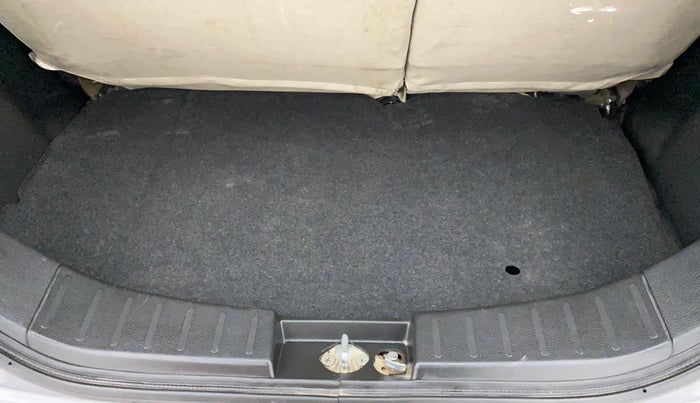 2015 Maruti Wagon R 1.0 VXI, Petrol, Manual, 68,086 km, Boot Inside View