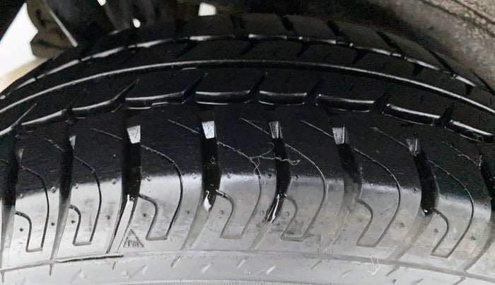 2015 Maruti Wagon R 1.0 VXI, Petrol, Manual, 68,086 km, Right Rear Tyre Tread