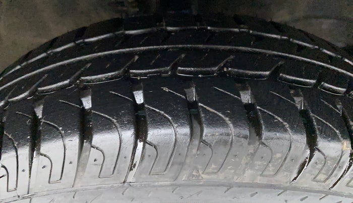 2015 Maruti Wagon R 1.0 VXI, Petrol, Manual, 68,086 km, Right Front Tyre Tread