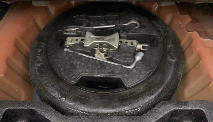 2015 Maruti Ciaz ZXI+, Petrol, Manual, 1,15,379 km, Spare Tyre