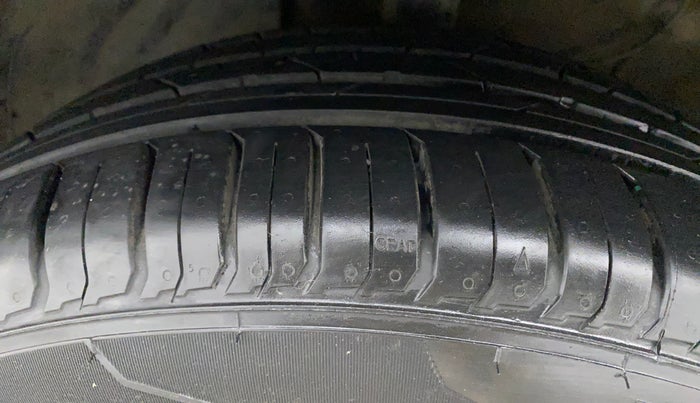 2020 KIA SONET GTX PLUS 1.5 AT, Diesel, Automatic, 56,653 km, Left Front Tyre Tread