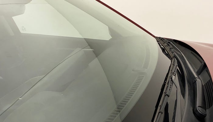 2020 KIA SONET GTX PLUS 1.5 AT, Diesel, Automatic, 56,653 km, Front windshield - Minor spot on windshield