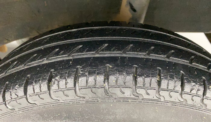 2017 Datsun Redi Go T (O), Petrol, Manual, 38,025 km, Left Rear Tyre Tread