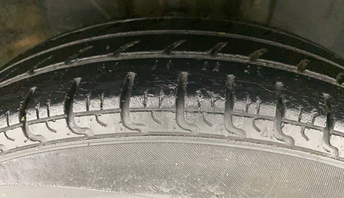 2017 Datsun Redi Go T (O), Petrol, Manual, 38,025 km, Right Front Tyre Tread