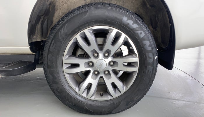 2018 Ford Endeavour 3.2l 4X4 AT Titanium, Diesel, Automatic, 35,286 km, Left Rear Wheel